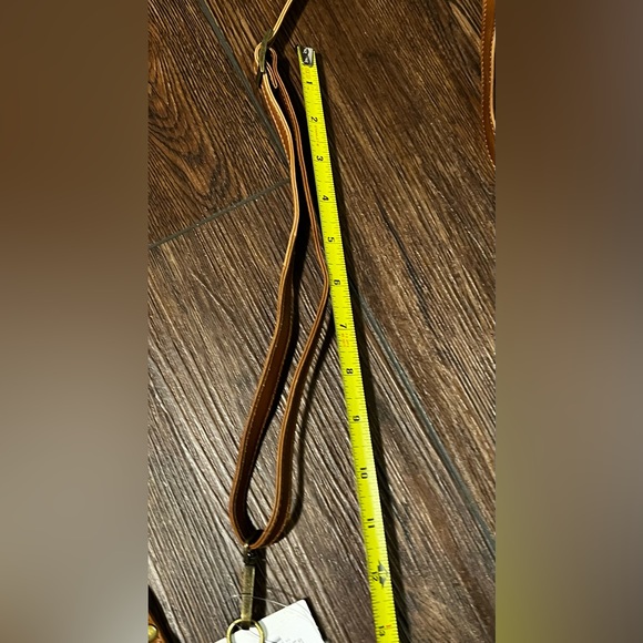 NWT serrv Crossbody, wristlet, shoulder bag. Three-in-one. - Picture 12 of 14